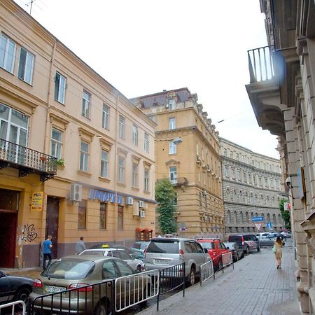 Cherry Hostel Lviv Bagian luar foto